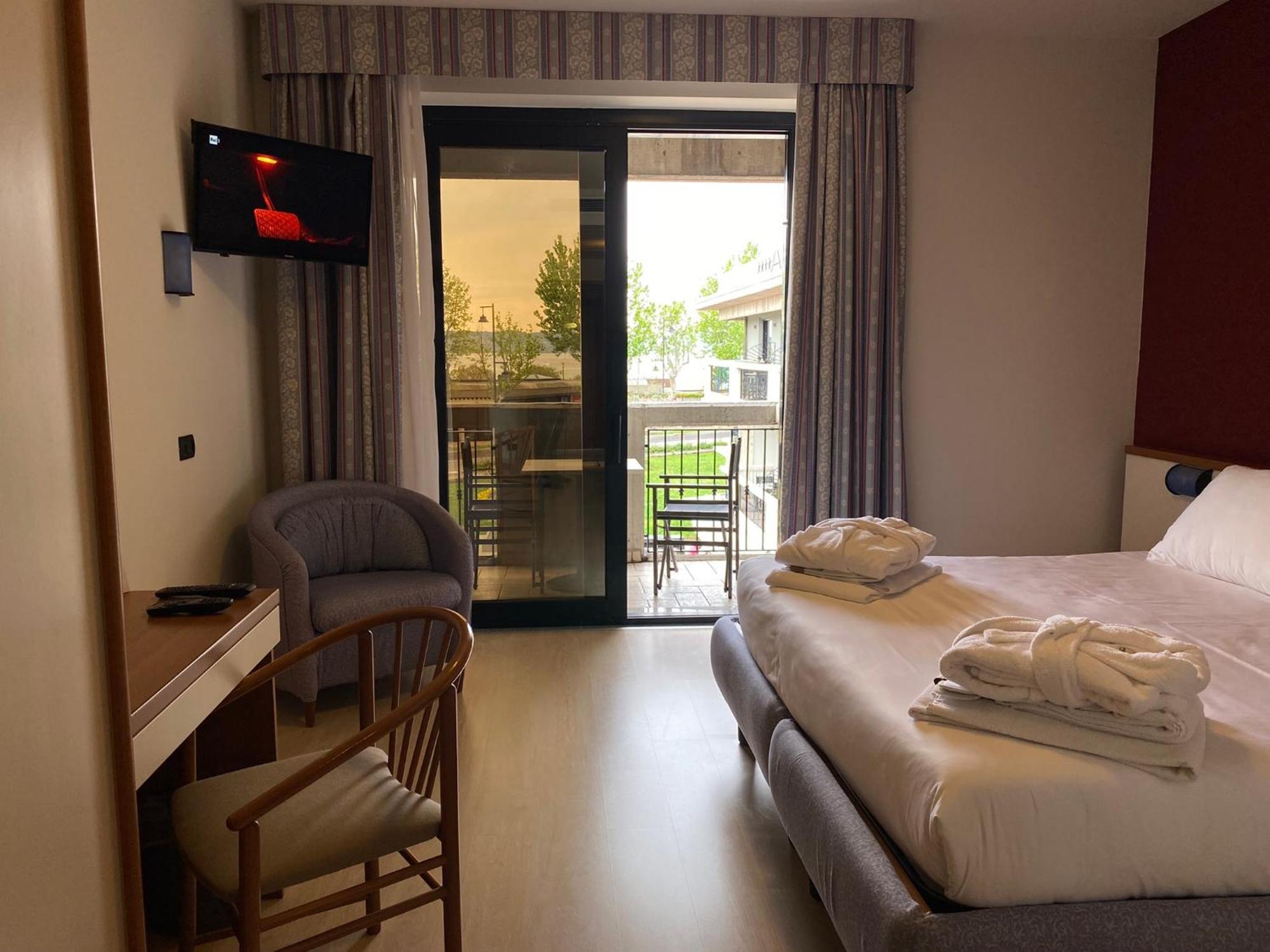 Alevic Hotel Sirmione Esterno foto