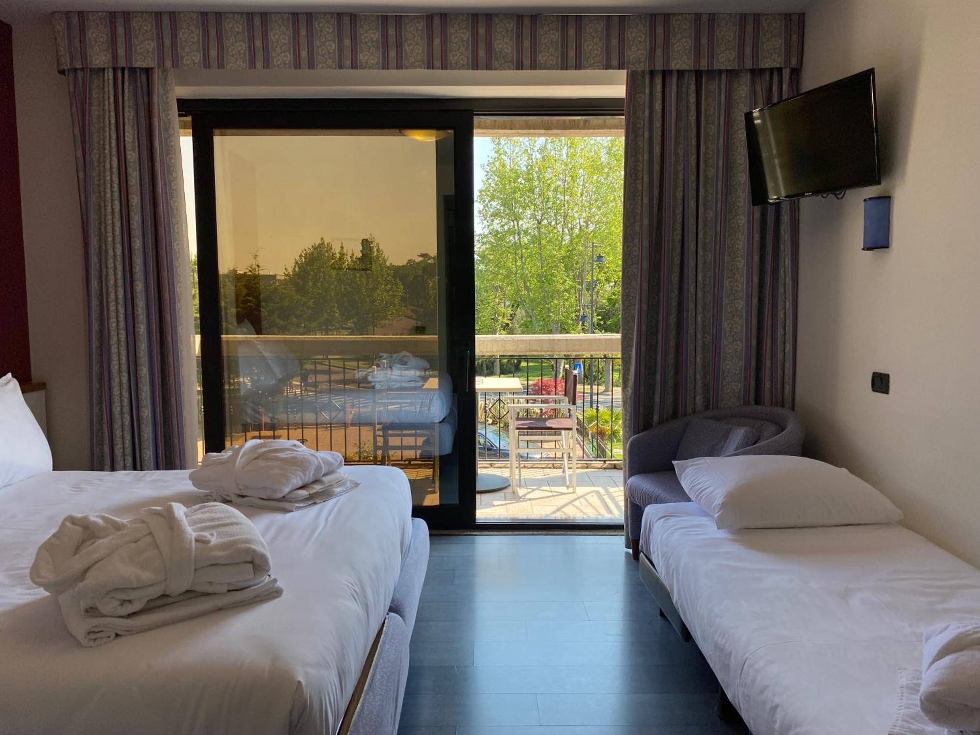 Alevic Hotel Sirmione Esterno foto